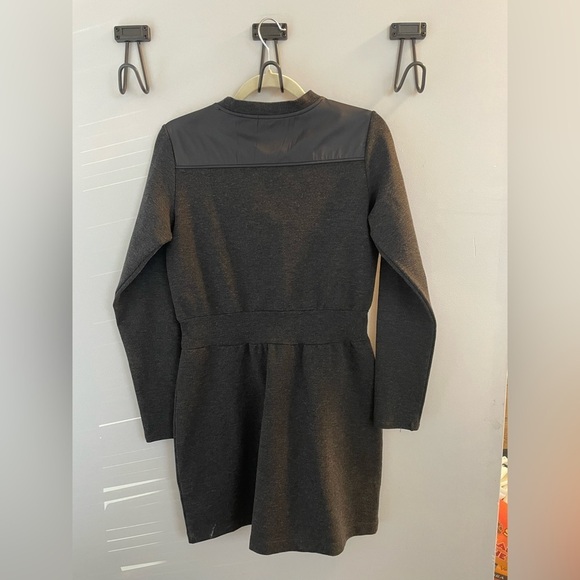 Merrell, women’s medium, dark gray charcoal longsleeve mini active outdoor dress - Picture 6 of 9